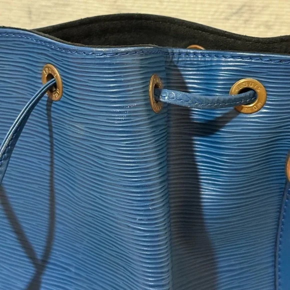 Louis Vuitton Blue Epi Petit Noe Bucket Shoulder Bag - Picture 12 of 13